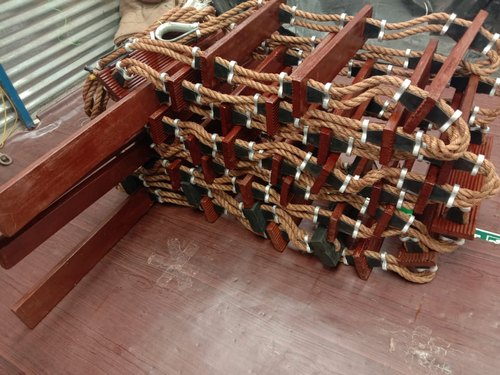 pilot-ladder198272.jpeg pilot-ladder.jpeg